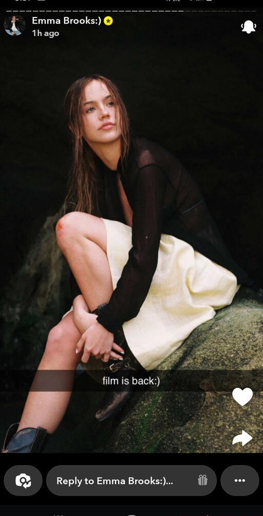 emma-brooks gallery photo #1058