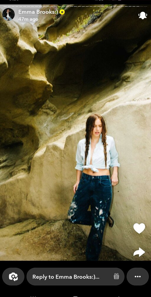 emma-brooks gallery photo #1059