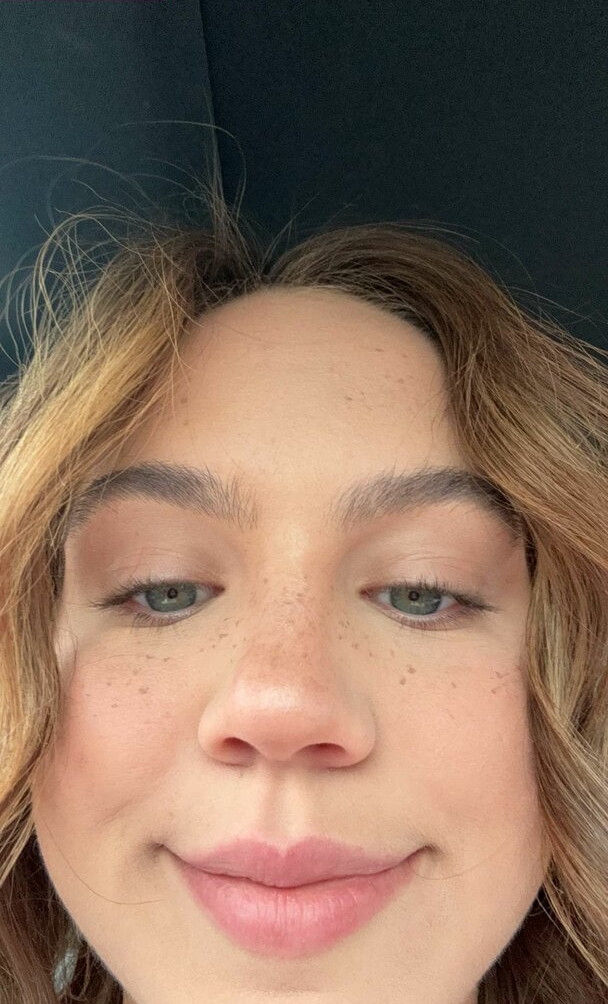 emma-brooks gallery photo #1066