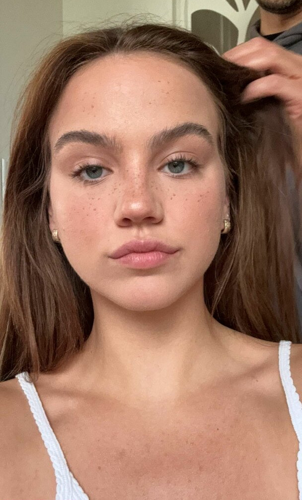 emma-brooks gallery photo #1068