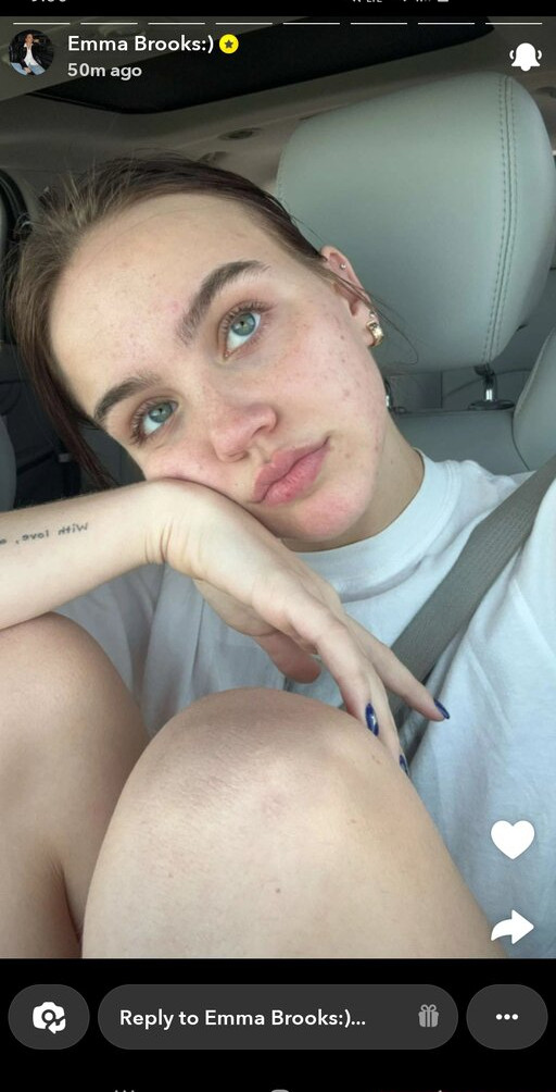 emma-brooks gallery photo #1121