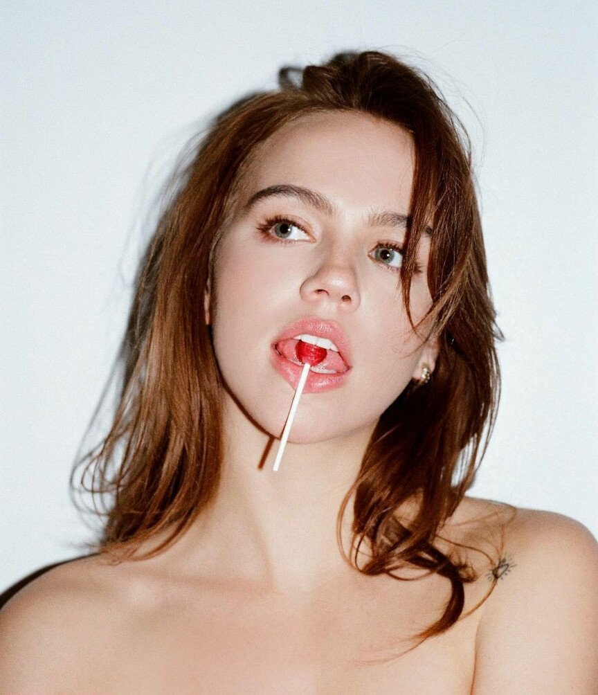 emma-brooks gallery photo #1126