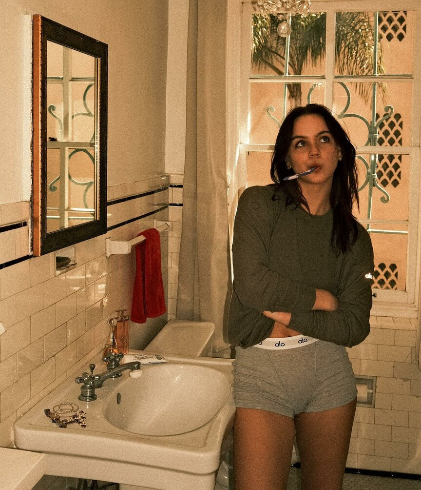 emma-brooks gallery photo #1135