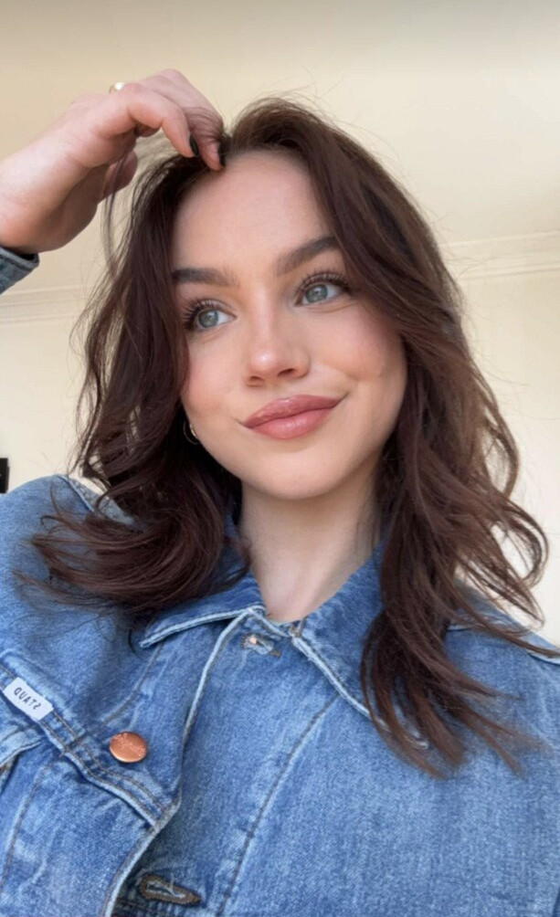 emma-brooks gallery photo #1146