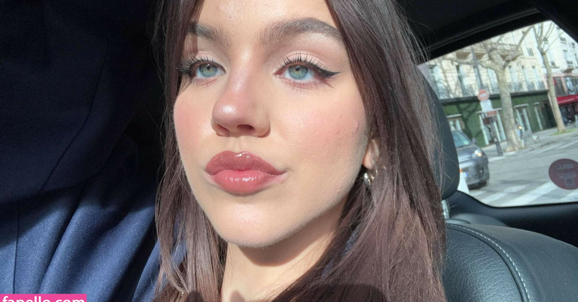 emma-brooks gallery photo #1147