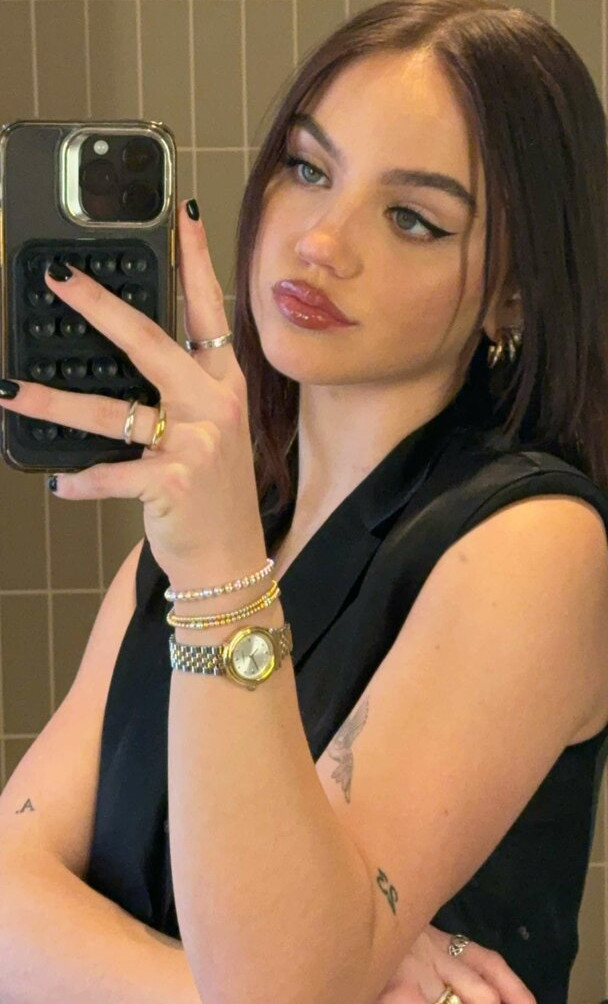 emma-brooks gallery photo #1151