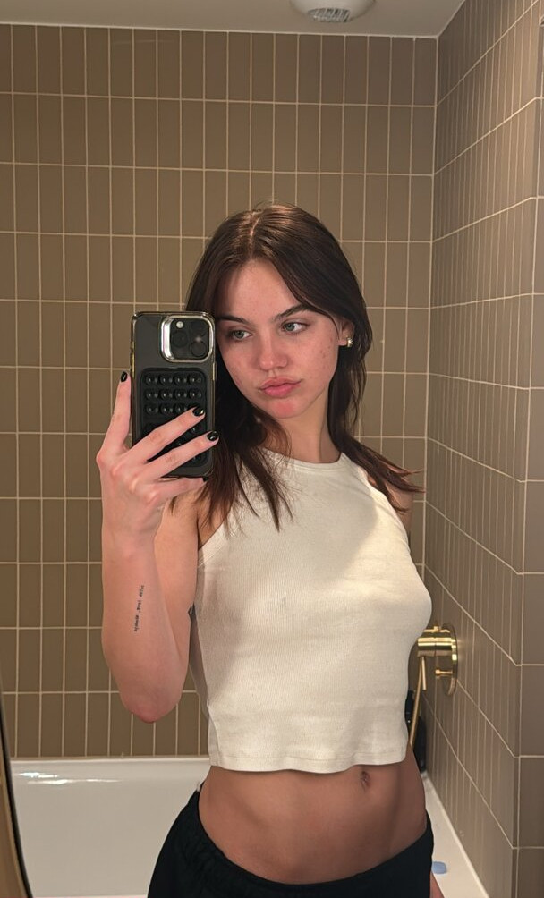 emma-brooks gallery photo #1153