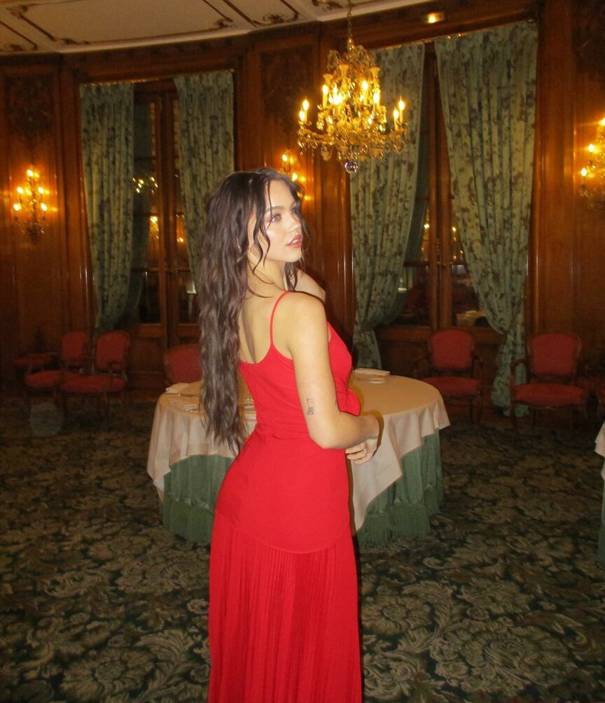 emma-brooks gallery photo #1160