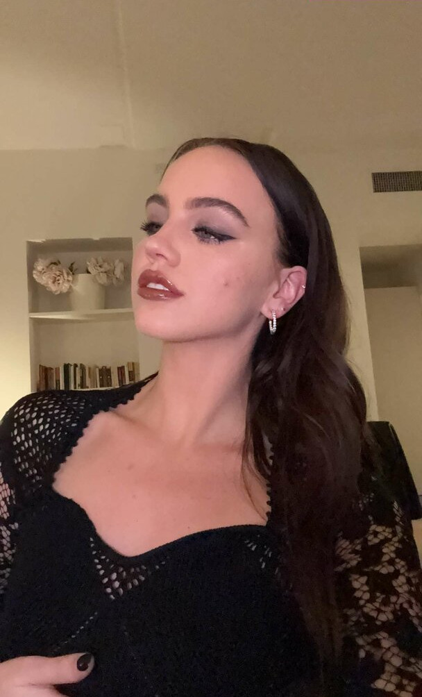 emma-brooks gallery photo #1175