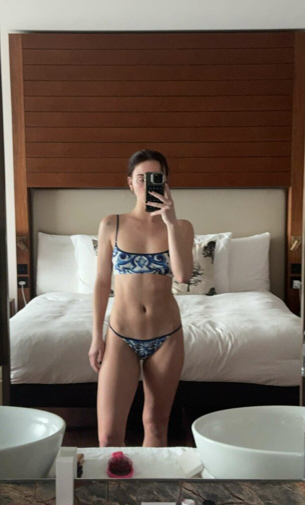 emma-brooks gallery photo #1179