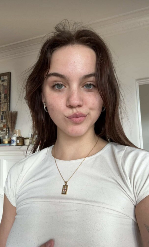 emma-brooks gallery photo #1196