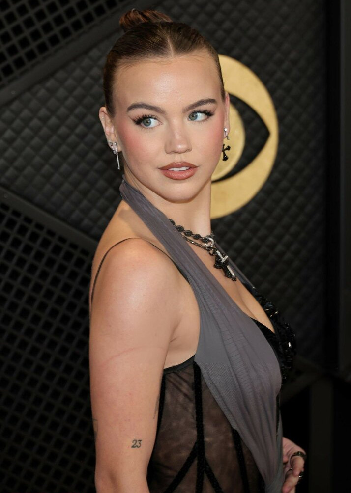 emma-brooks gallery photo #1201