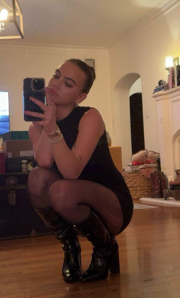 emma-brooks gallery photo #1213