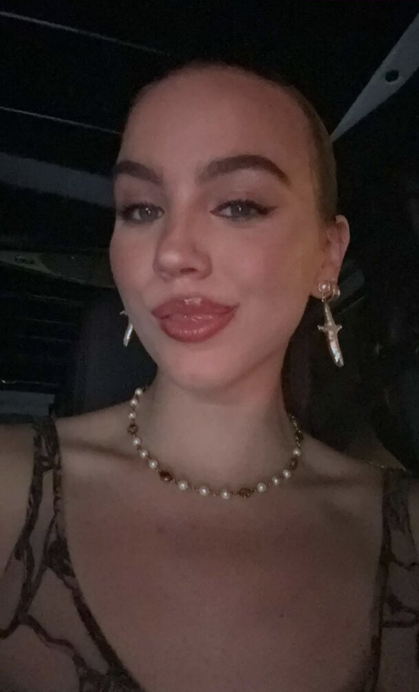 emma-brooks gallery photo #1228