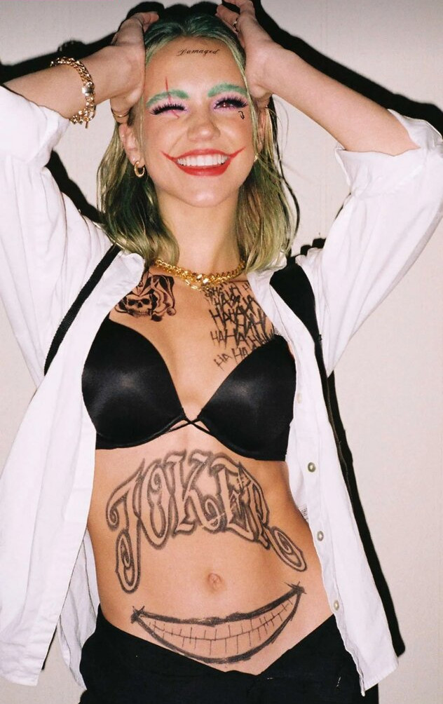 emma-brooks gallery photo #1271