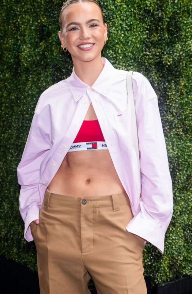 emma-brooks gallery photo #1291