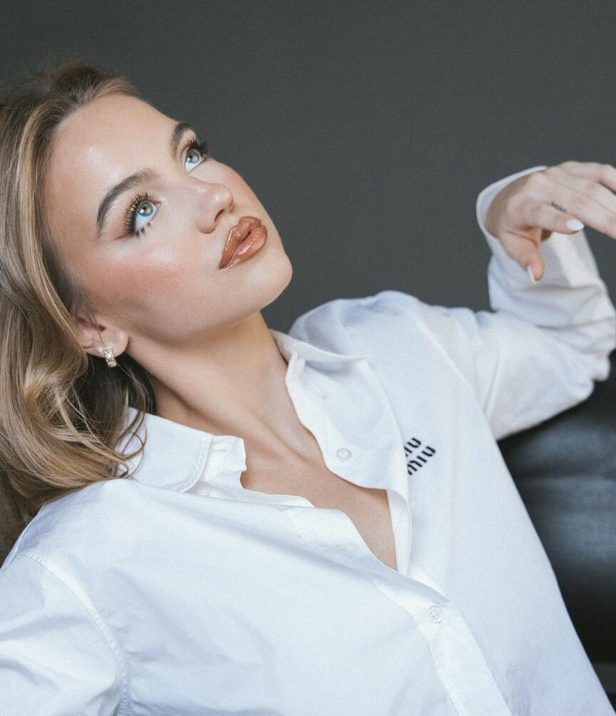 emma-brooks gallery photo #1301