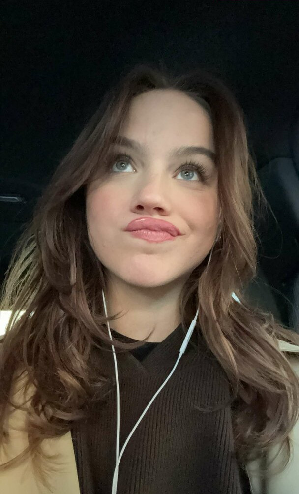 emma-brooks gallery photo #1314