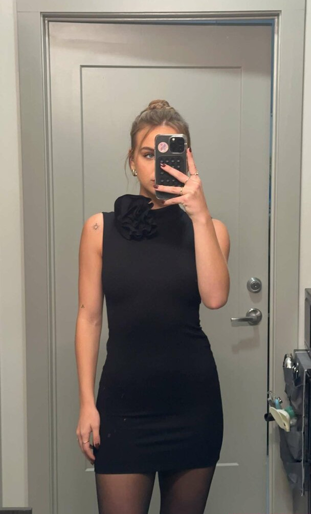 emma-brooks gallery photo #1322