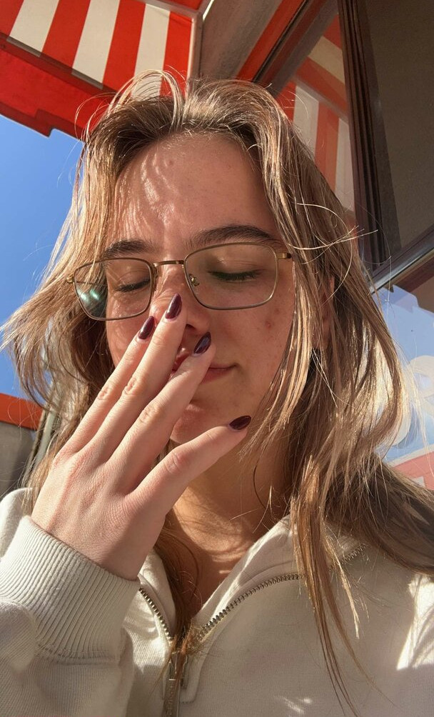 emma-brooks gallery photo #1334