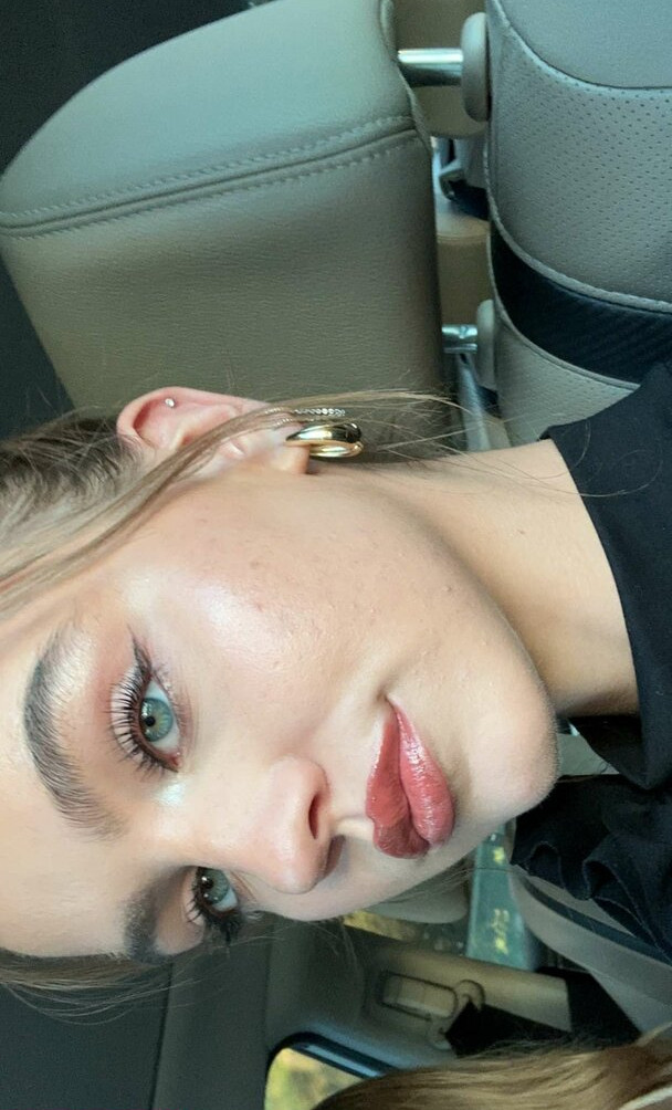 emma-brooks gallery photo #1335