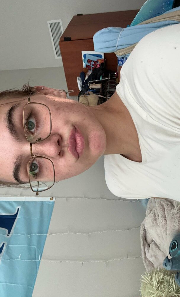 emma-brooks gallery photo #1337