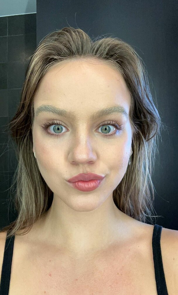 emma-brooks gallery photo #1340