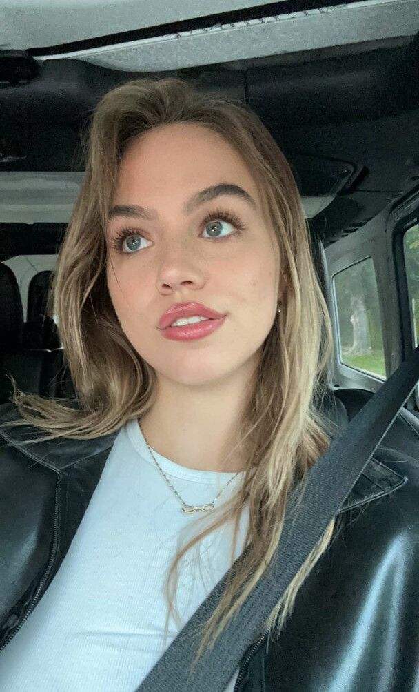 emma-brooks gallery photo #1347