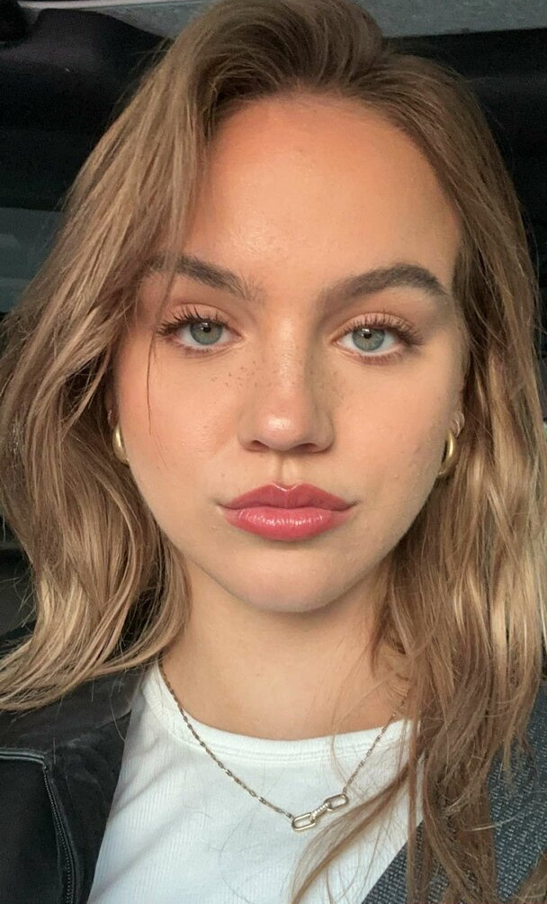 emma-brooks gallery photo #1348