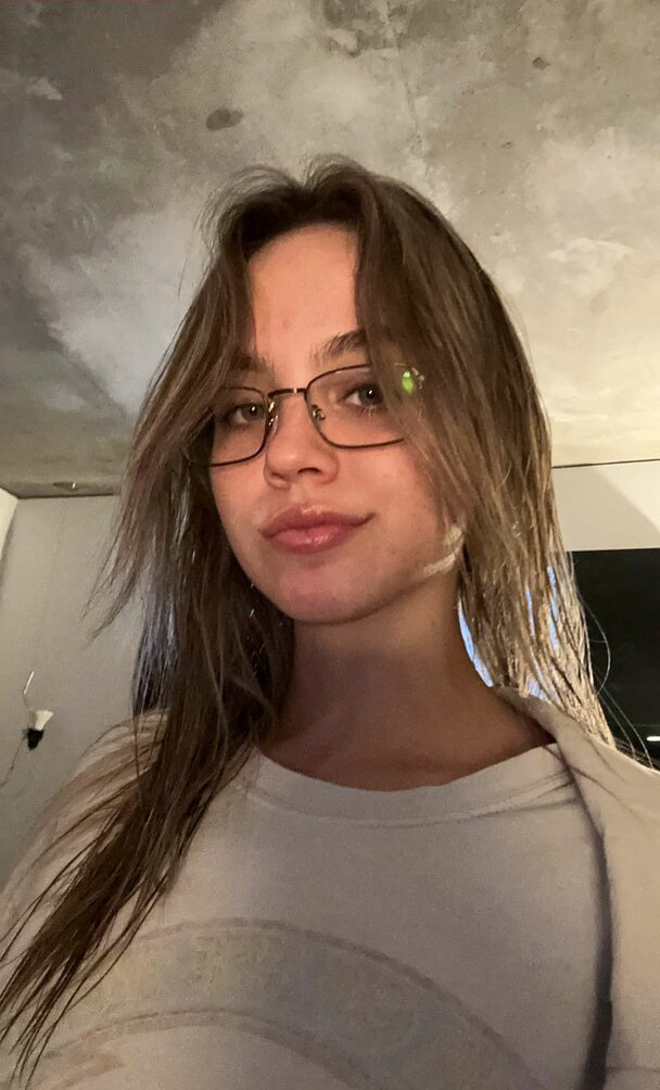 emma-brooks gallery photo #1357