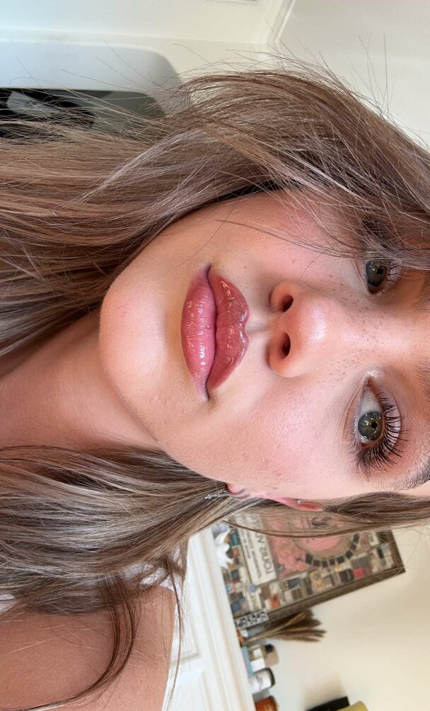 emma-brooks gallery photo #1358