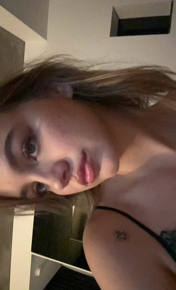 emma-brooks gallery photo #1369