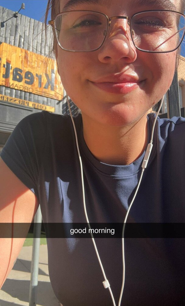 emma-brooks gallery photo #1373