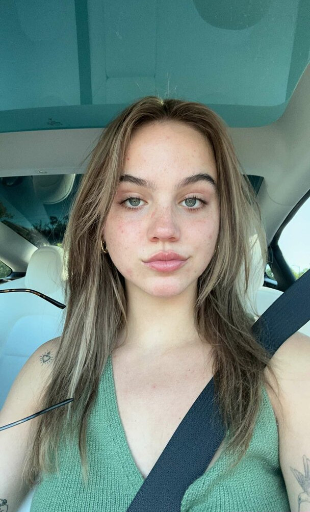 emma-brooks gallery photo #1378