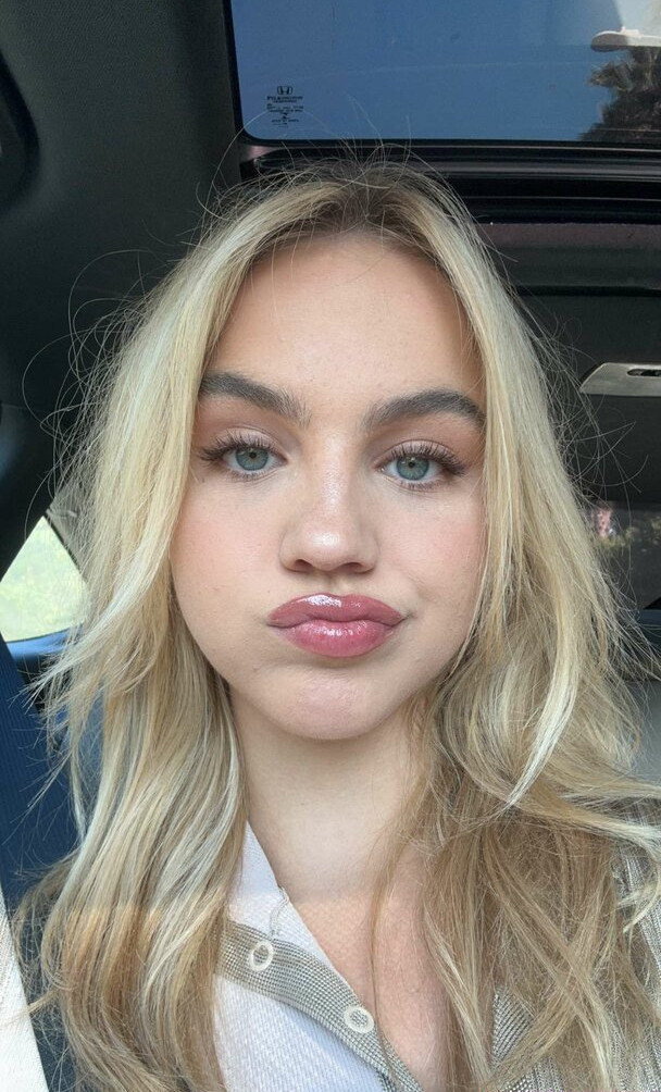 emma-brooks gallery photo #1383