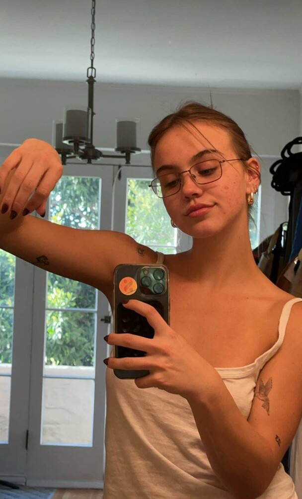 emma-brooks gallery photo #1387