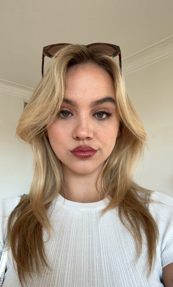 emma-brooks gallery photo #1393