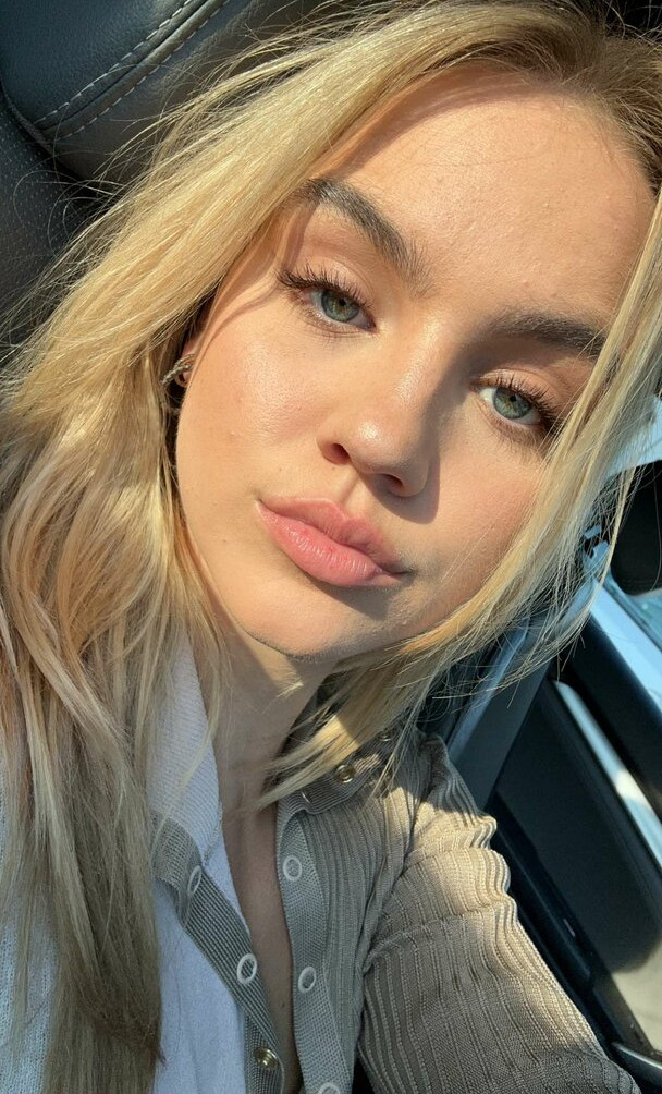 emma-brooks gallery photo #1400