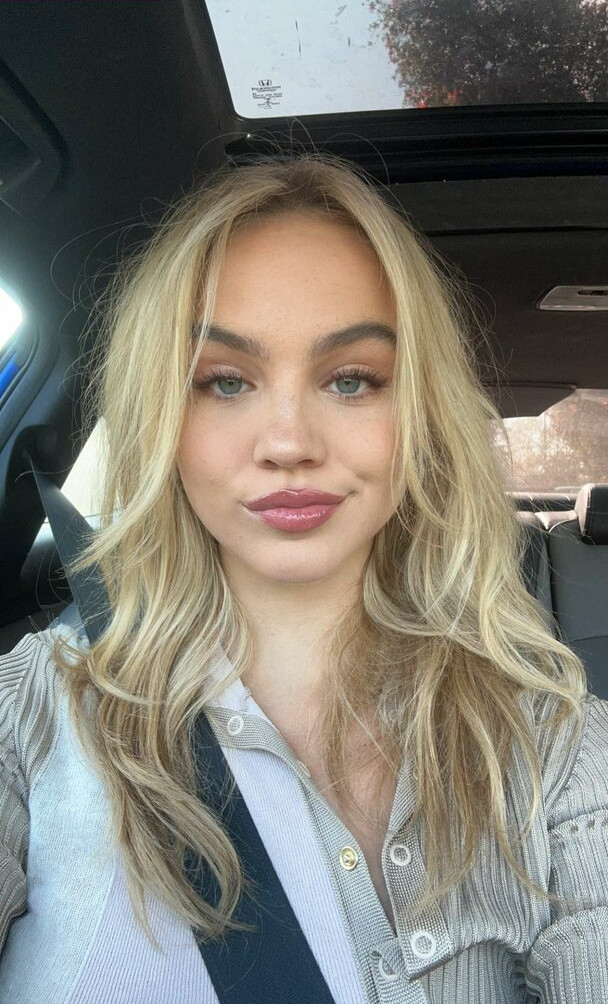 emma-brooks gallery photo #1402