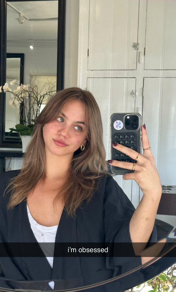 emma-brooks gallery photo #1404