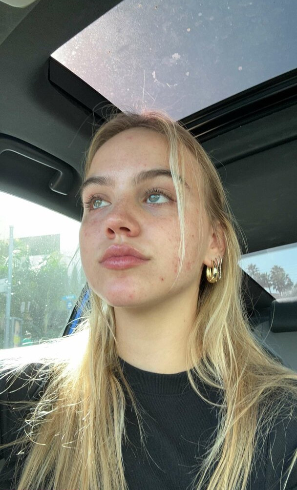 emma-brooks gallery photo #1410