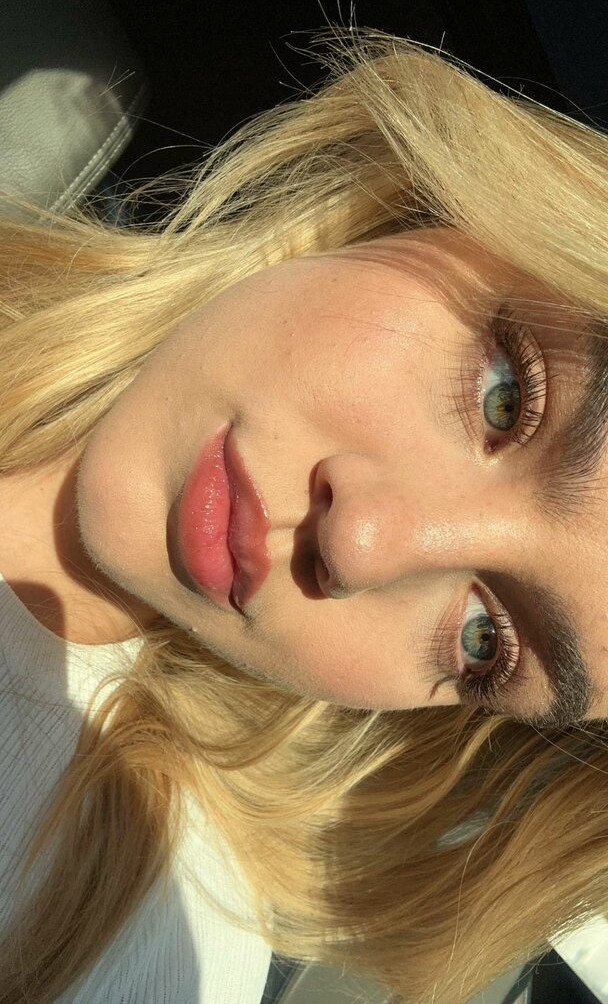 emma-brooks gallery photo #1412