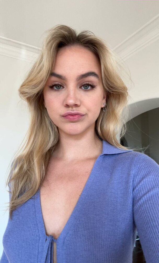 emma-brooks gallery photo #1413