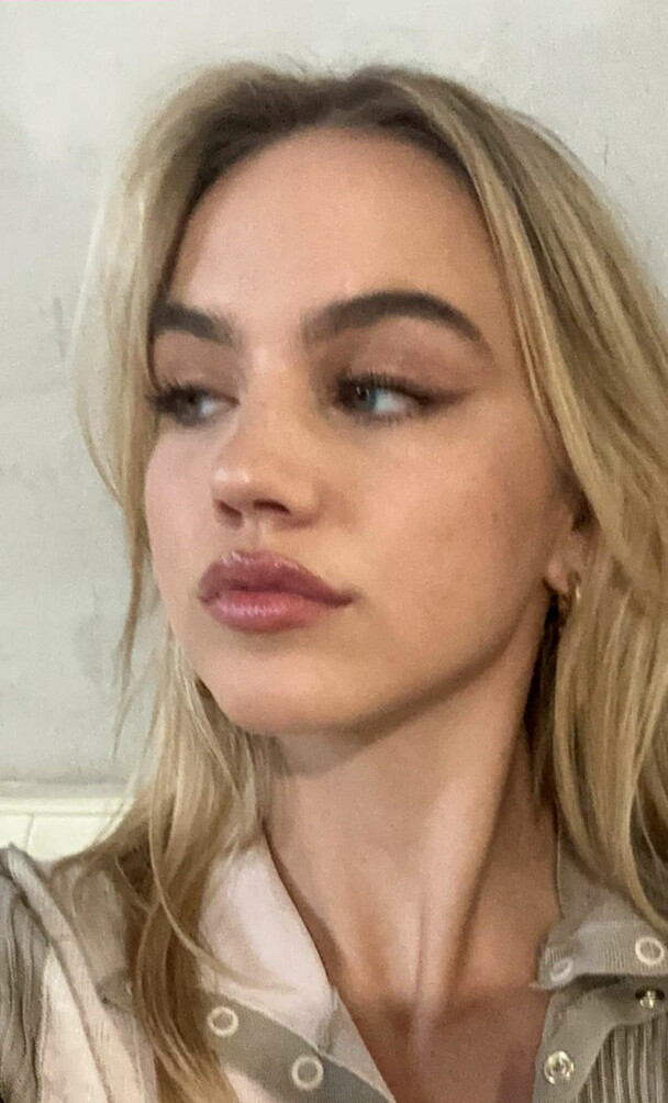 emma-brooks gallery photo #1418