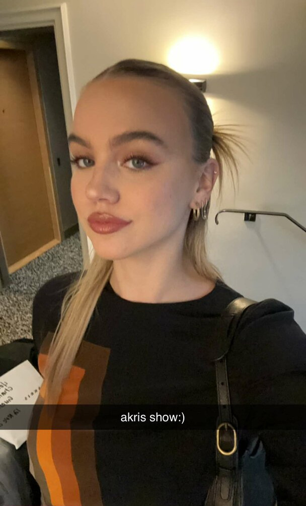 emma-brooks gallery photo #1435