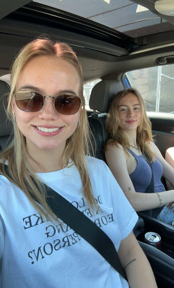 emma-brooks gallery photo #1444