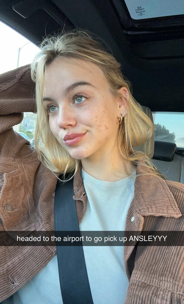 emma-brooks gallery photo #1448