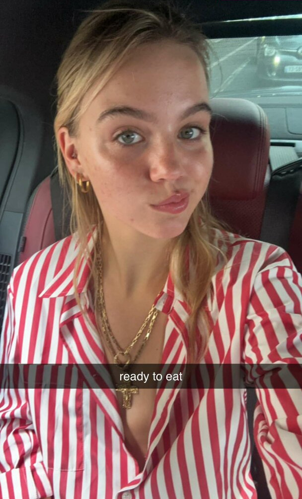 emma-brooks gallery photo #1452