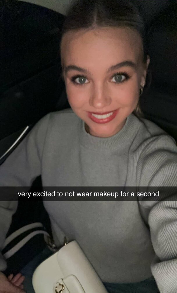 emma-brooks gallery photo #1456