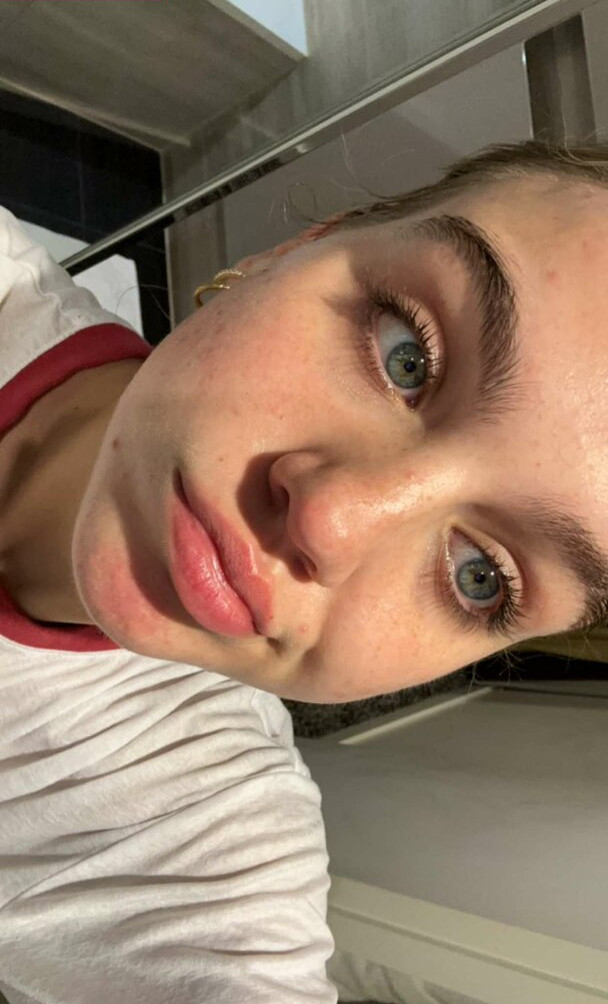 emma-brooks gallery photo #1467